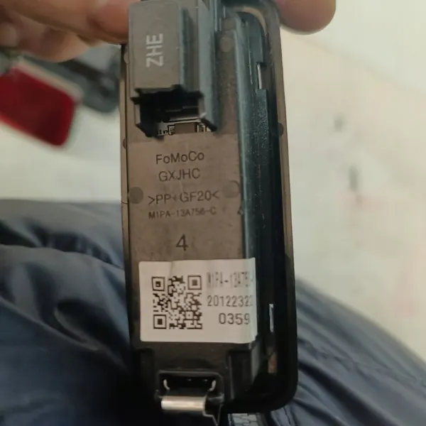 Luz de maletero Ford Bronco Sport OEM M1PA-13A756-C image 4