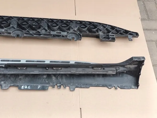 OEM A2946892400 Estribo derecho Mercedes EQE SUV image 6