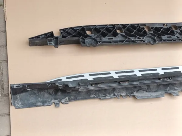 OEM A2946892400 Estribo derecho Mercedes EQE SUV image 8