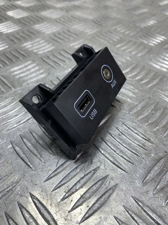 Enchufe USB OEM FOB24081 para SsangYong Rexton 2019 image 3