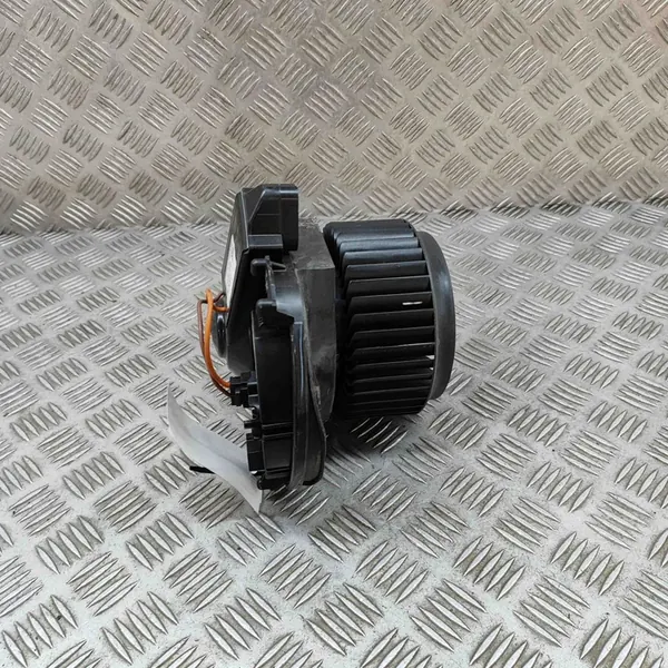 Värmefläkt Mercedes-Benz CLA C117 2013 A2469064200 image 3