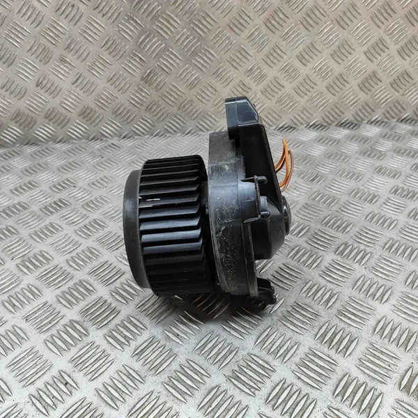 Värmefläkt Mercedes-Benz CLA C117 2013 A2469064200 image 5