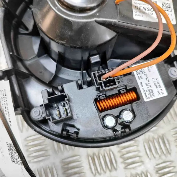 Värmefläkt Mercedes-Benz CLA C117 2013 A2469064200 image 7