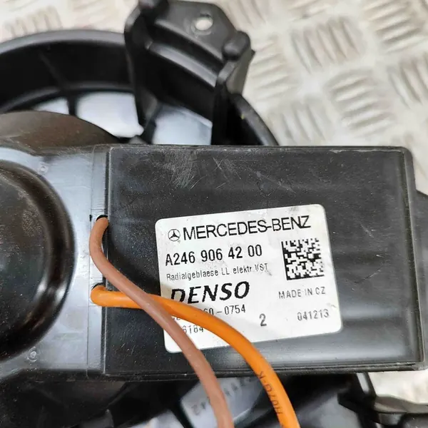 Värmefläkt Mercedes-Benz CLA C117 2013 A2469064200 image 8