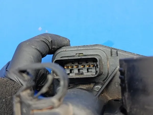 CITROEN C4 1.6 16V Corps de Papillon OEM 9649510080 image 6
