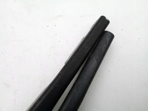 Left and Right Wiper Arms Audi A6 C6 04-08 OEM 4F1955409 image 3