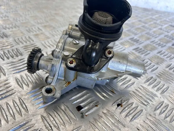 Pompe à huile OEM 06H115105GE pour moteur VW 1.8 TSI image 4