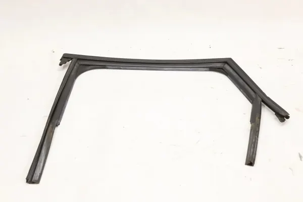 Audi A3 8V achter linker raamrubber OEM 8V4839439 image 2