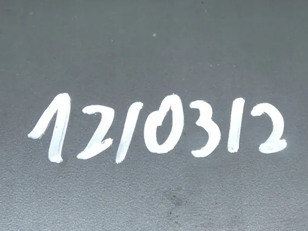 Spoiler OEM 1K8827933E para VW Scirocco III - Porta-malas image 10