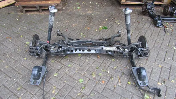 Ensemble Essieu Arrière VW PASSAT B8 KOMBI image 1