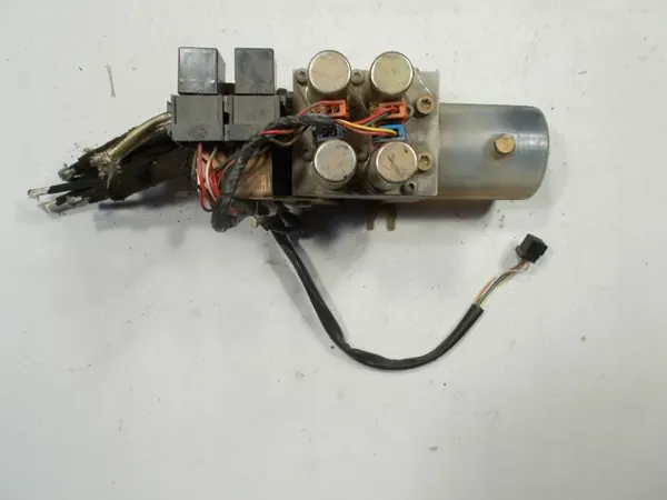 Bomba teto OEM 7700848429 e relés Renault Megane I Cabrio image 3