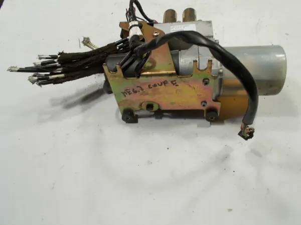 Bomba teto OEM 7700848429 e relés Renault Megane I Cabrio image 4