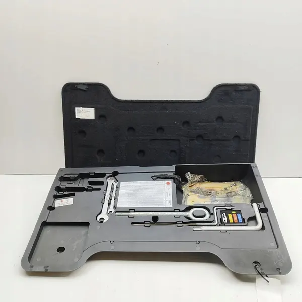Kit d'outils Ferrari California 2010 OEM 082850600 image 4