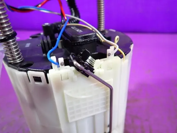 POLTTOAINEPUMPPU CHEVROLET AVEO III T300 11-20 1.2 13575964 image 2