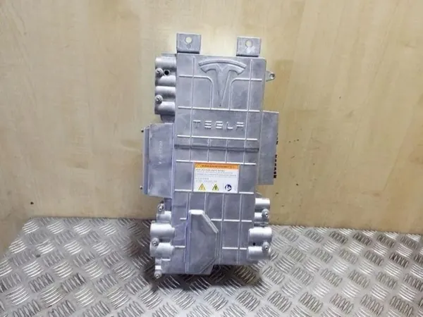 Inversor Tesla OEM 105969800A para Model S 2016 image 2