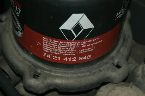 Lufttrockner Renault Gama T OEM 22358799 - Gebraucht image 3