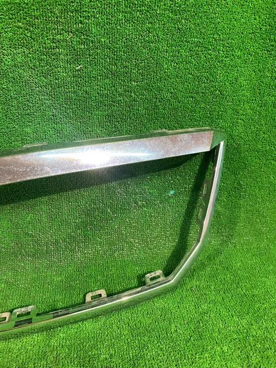 Chrome Grille Skoda Superb II Lift 13- OEM 3T0853607B image 4