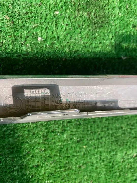 Chrome Grille Skoda Superb II Lift 13- OEM 3T0853607B image 7