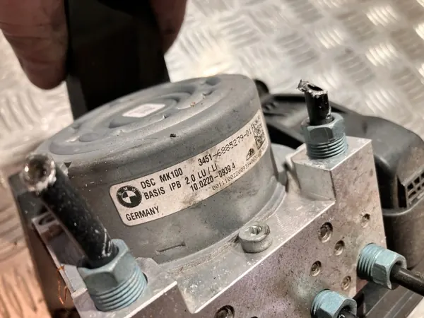 ABS-pumppu OEM 6885280 BMW X1 F48 2.0L Diesel image 4