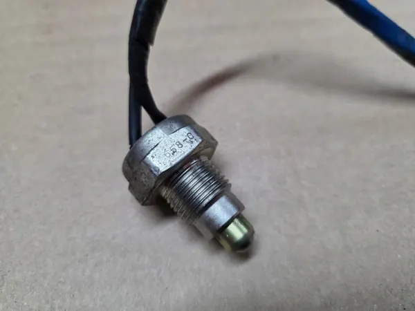 Toyota Yaris II Automatlåda Sensor OEM CZUJNIK image 3