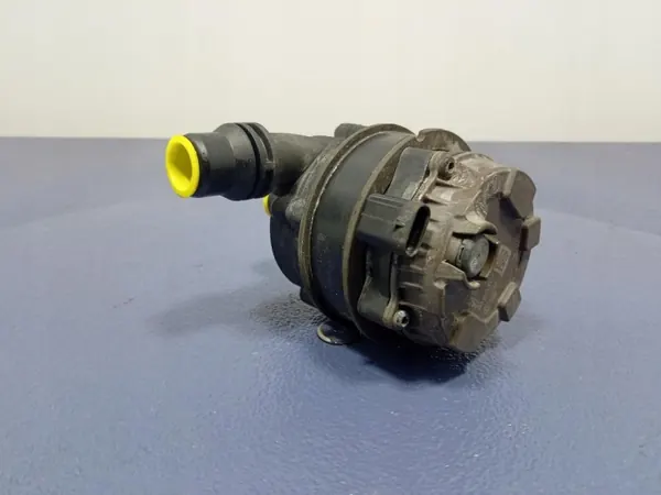 BMW Vesipumppu OEM 8651288 3-sarja G20/G21 image 3