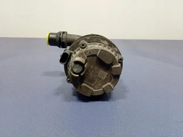 BMW Vesipumppu OEM 8651288 3-sarja G20/G21 image 4