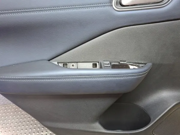 Vasen Takaoven Panel OEM S25165649 Nissan Qashqai image 4