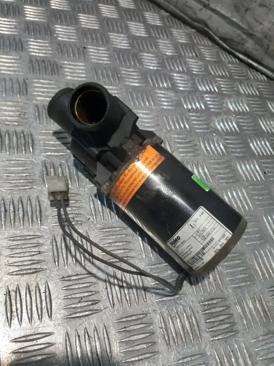 Webasto U4814 Vesipumppu 24V Spheros Valeo Käytetty image 2
