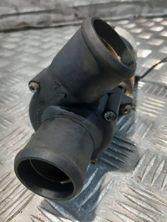 Webasto U4814 Vesipumppu 24V Spheros Valeo Käytetty image 4