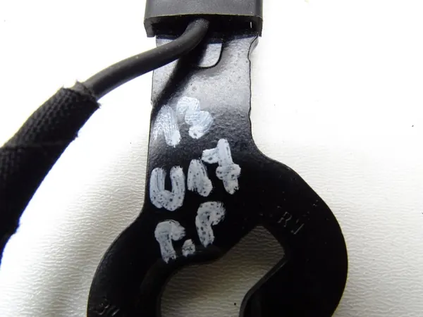 Boucle de ceinture avant droite OEM 3G0857756F image 5