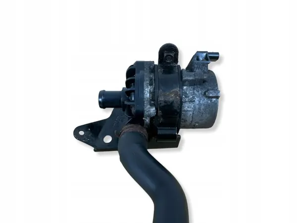 Bomba de circulación de agua OEM 3Q0121599 VW Passat B8 image 4