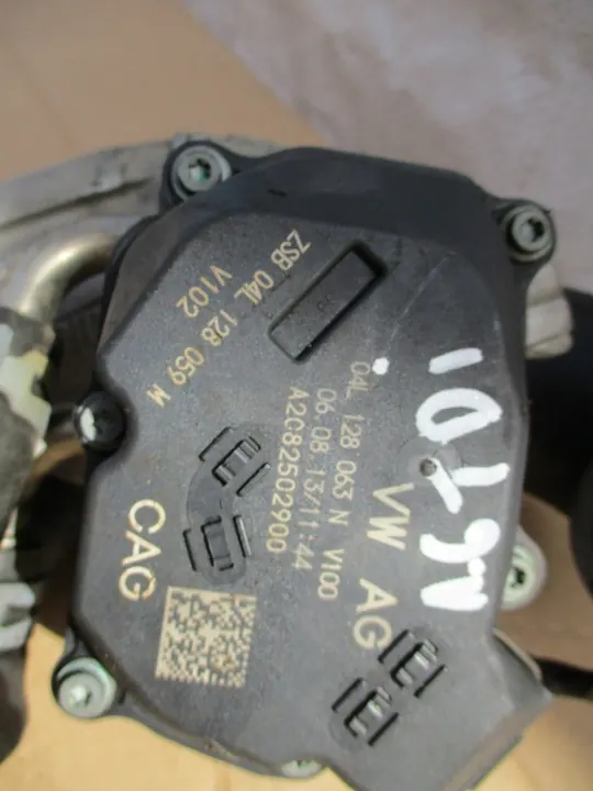 Corpo de borboleta Volkswagen 04L128063T image 2