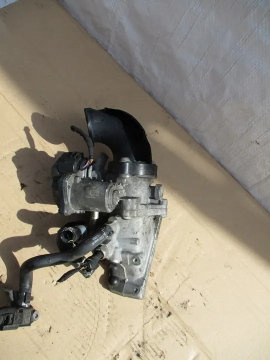 Corpo de borboleta Volkswagen 04L128063T image 4