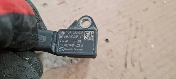 Audi RS Q8 Trycksensor 4.0 TFSI OE 06E906051AG image 3
