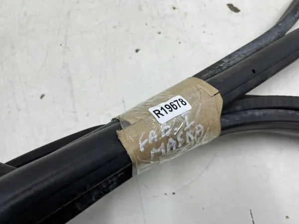 Hood Seal Skoda Fabia I 6Y 99-08, OEM: Uszczelka maski Skoda Fabia image 3