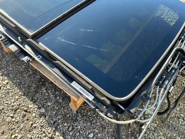 Vitre de toit panoramique Ford OEM BB5378502C22AJ image 6