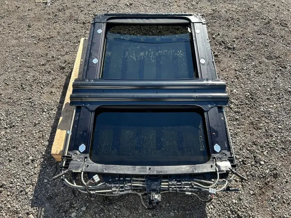 Vitre de toit panoramique Ford OEM BB5378502C22AJ image 9