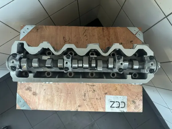 Cilinderkop VW Crafter 076103373D 2.5 TDI image 3