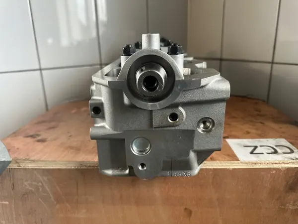 Cilinderkop VW Crafter 076103373D 2.5 TDI image 5