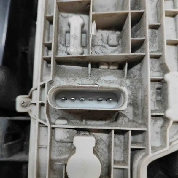 Lámpara Trasera Izquierda VW Caddy IV Furgón 2.0L 2K1945095N image 4