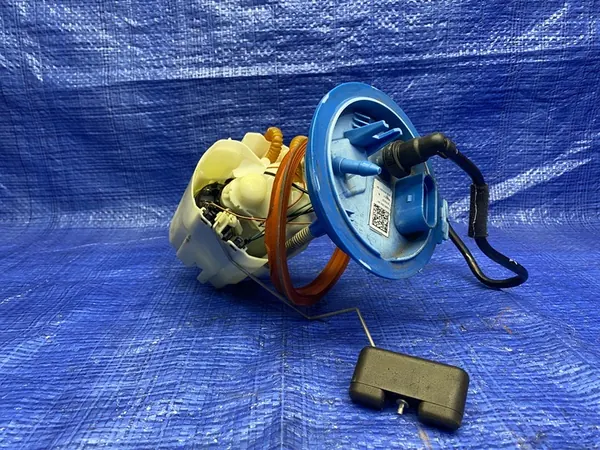 VW AUDI SEAT SKODA BRANDSTOFPOMP 5Q0919051BK image 2