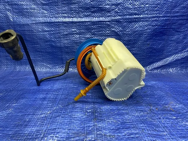 VW AUDI SEAT SKODA BRANDSTOFPOMP 5Q0919051BK image 4