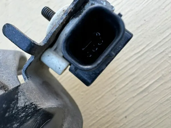 Subaru OE Moottorin Tuki Vasen OEM 09-14R image 6