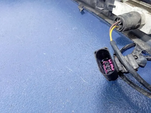 VW Passat B5 FL Sedan Takapuskuri Trim USA L041 image 6