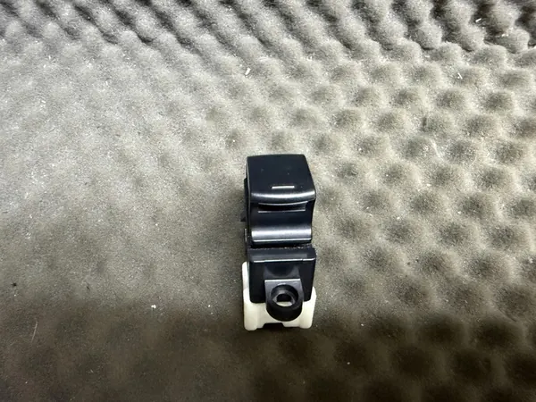 Fensterschalter Vorne Rechts Nissan Micra image 2
