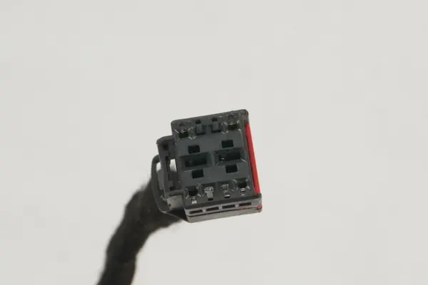Vérin de coffre VW Passat B8 OEM 3G9827851A image 6