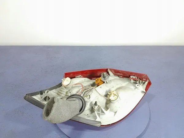 SKODA FABIA II LIFT KOMBI LÁMPARA TRASERA DERECHA 5J6945112A image 5