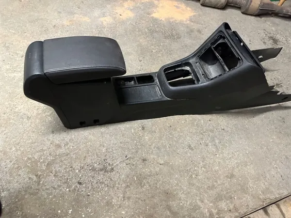 VW Sharan 7N Armstödstunnel OEM 7N0 image 2