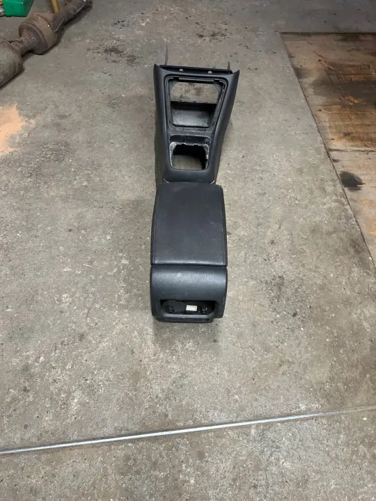 VW Sharan 7N Armstödstunnel OEM 7N0 image 3