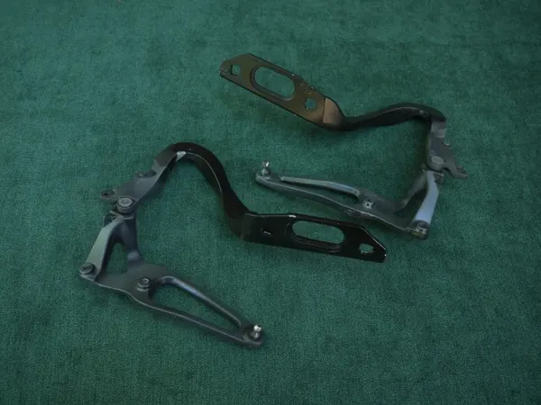 Takaluukun sarananiitit OEM KY63-0009 SSC - Aston Martin image 2